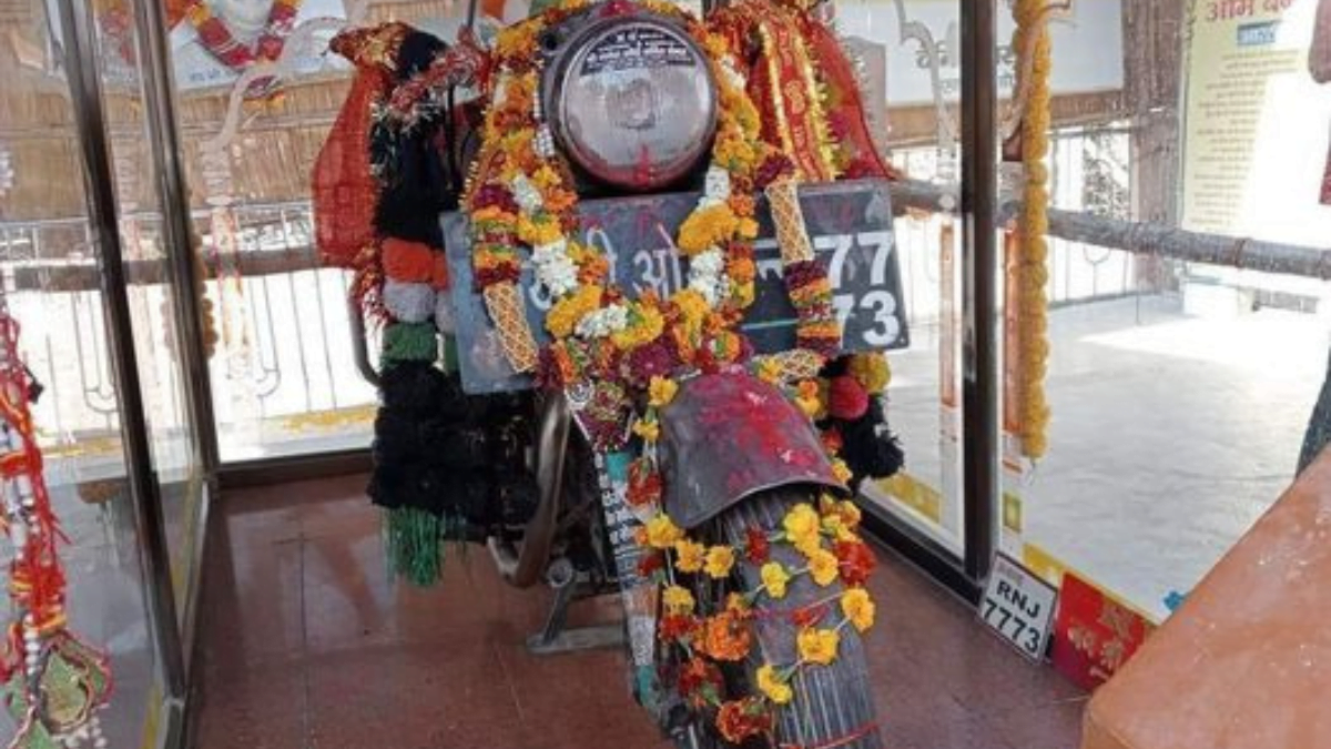 Om Banna Motor Cycle